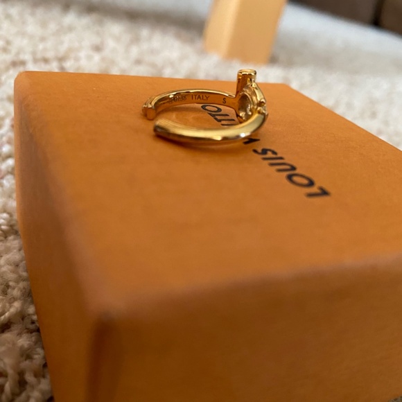 Louis Vuitton alphabet ring - Picture 12 of 14
